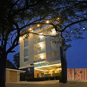 Dazzle By One Earth Hotel